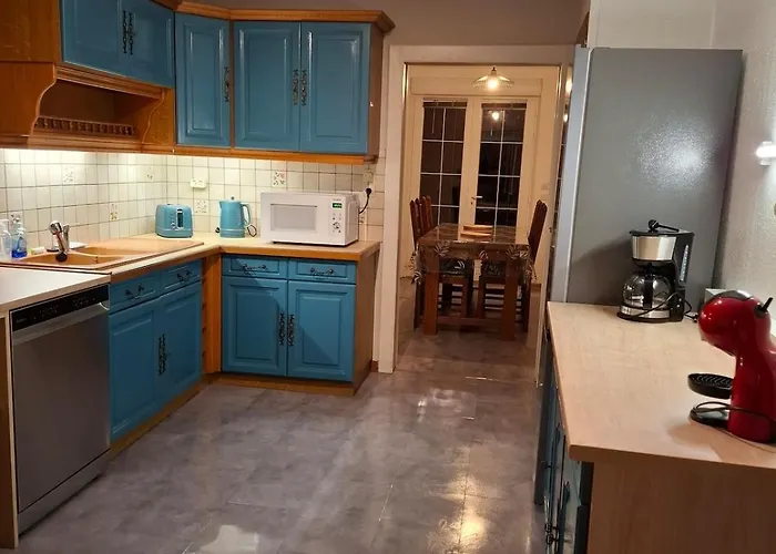 Maison Familiale En Lisière De Forêt *